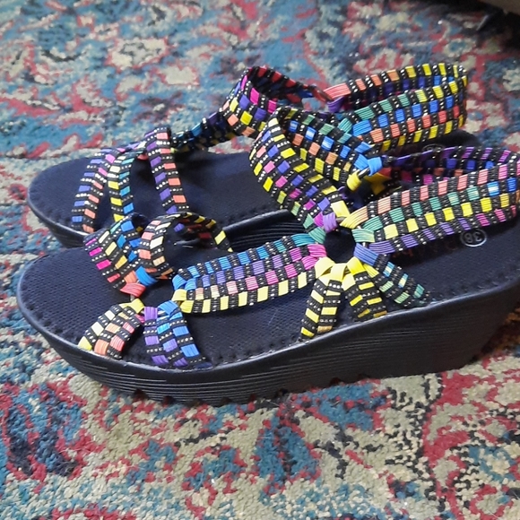 Sandals - Picture 2 of 5